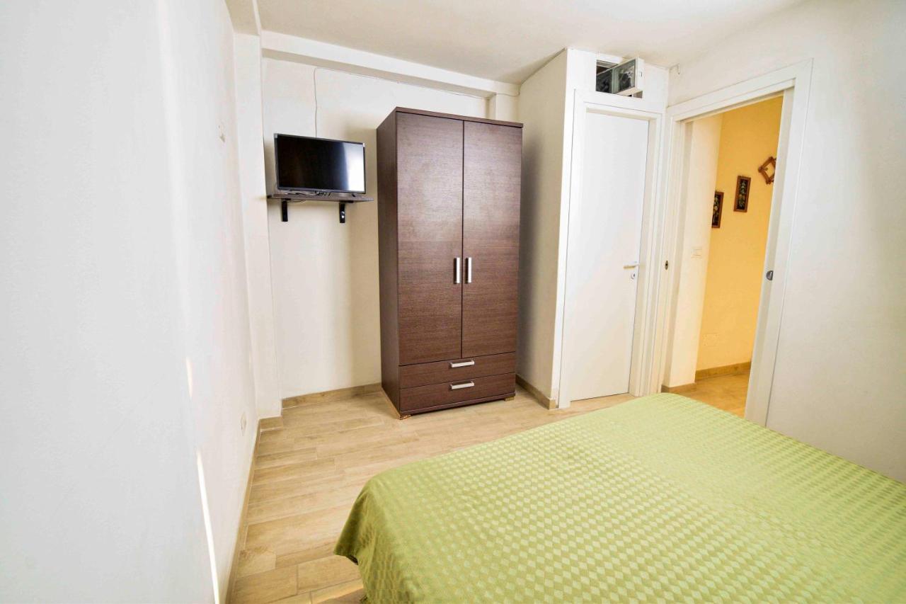 Solemareponza Monolocali La Piana Apartment Luaran gambar
