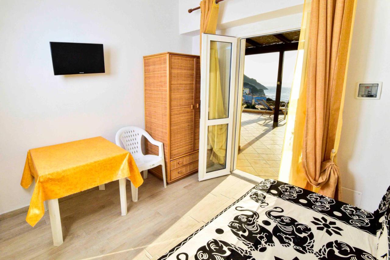Solemareponza Monolocali La Piana Apartment Luaran gambar